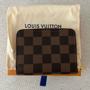Authentic Louis Vuitton Zippy Coin Purse